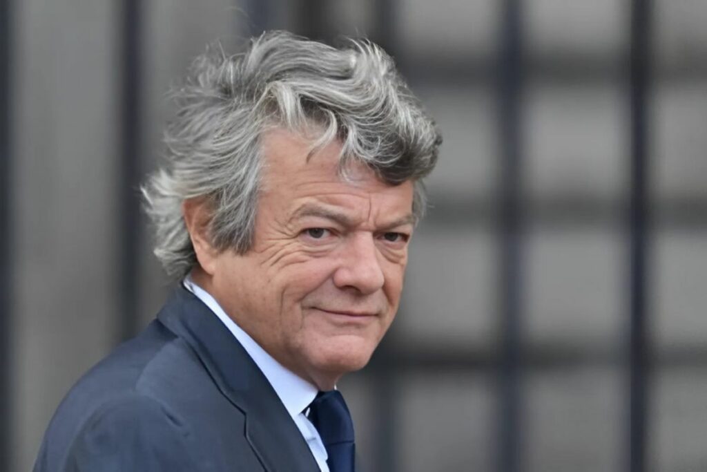 Jean-Louis Borloo, qui dénonce un système où tout coûte le double